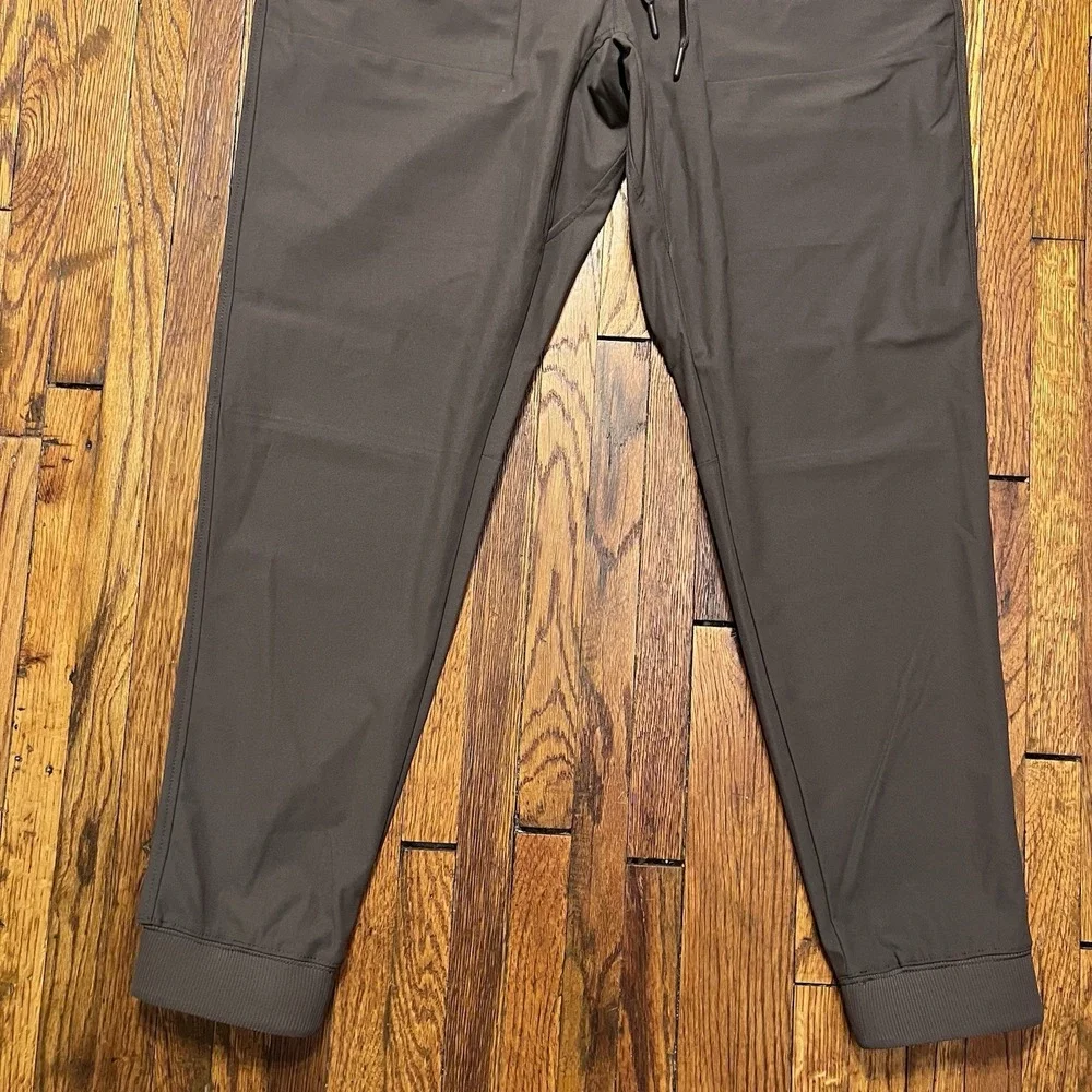 Penguin Sport Men's Joggers Chocolate Size Medium MSRP $95 NWT